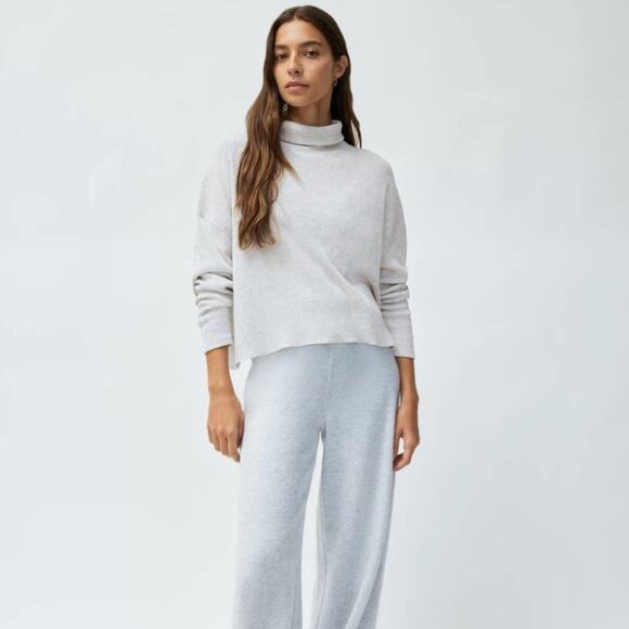 BABATON x ARITZIA Porter Thermal Waffle Turtleneck Top White {3D39} - Picture 2 of 6